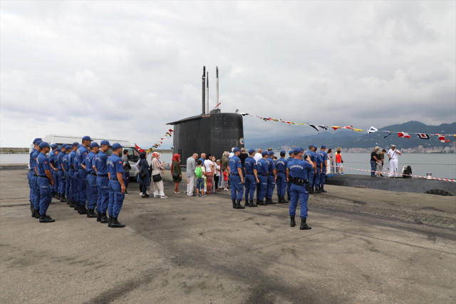 Tcg Preveze’ Denizaltısı Ziyarete Açıldı