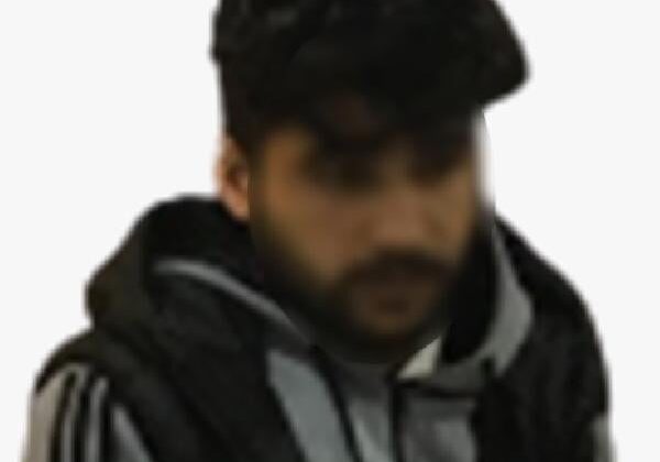 İstanbul’da cep telefonuyla gizlice bayanları görüntüleyip toplumsal medyada yayınlayan Pakistanlı yakalandı