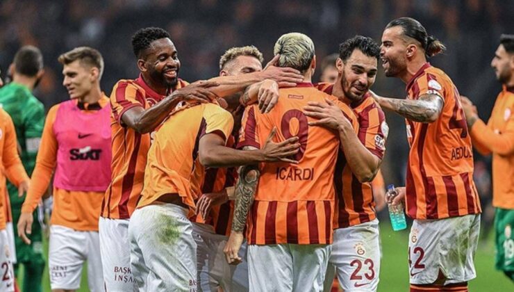 Galatasaray’da İki Oyuncu Ceza Hududunda