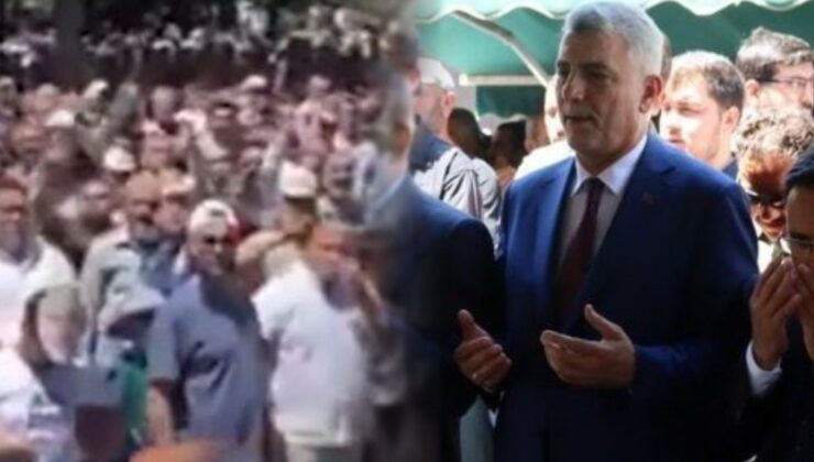 Namazda Bakan Bolat’ı şaşkına çeviren protesto!