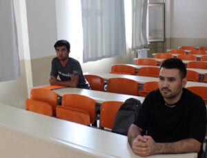 40 kişilik kısmı 2 kişi yazdı. “Derslerimiz çok akıcı geçiyor”