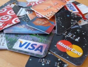 Kredi kartında borç yapılandırmasının ayrıntıları belirli oldu! 50 bin TL kart borcu olan ne kadar aylık taksit ödeyecek?