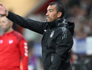 Van Bronckhorst’tan olaylı maç sonrası flaş kelamlar