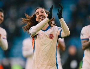 Chelsea 2 golle kazandı