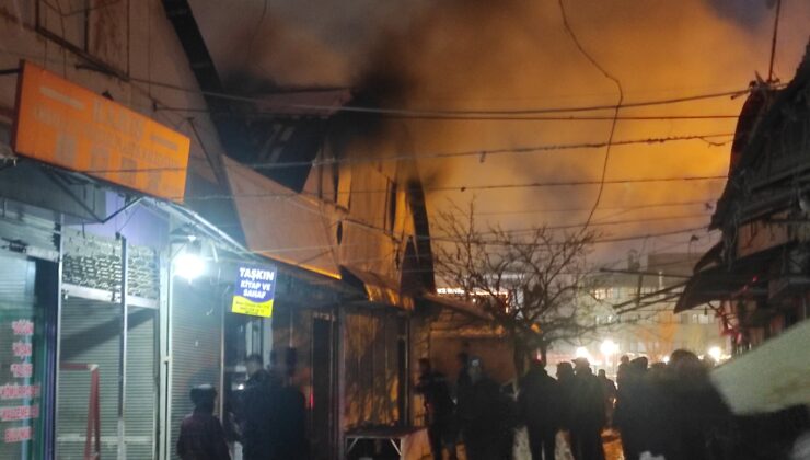 Van’da Mısır Çarşısı’nda çıkan büyük yangında 1 kişi öldü