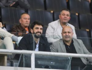 Adanaspor taraftarı küme düşüren lidere isyan etti