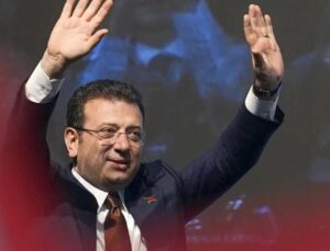 İmamoğlu’ndan duruşma öncesi dikkat çeken görüntü