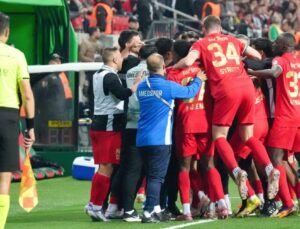 Amedspor’da Diagne kelamını tuttu: Soyunma odasında muştuyu verdi