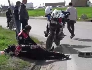 Arabayı kaçırıp makas attı: Peşine düşen polislere çarptı! Babasının ihbarı da durdurmamış