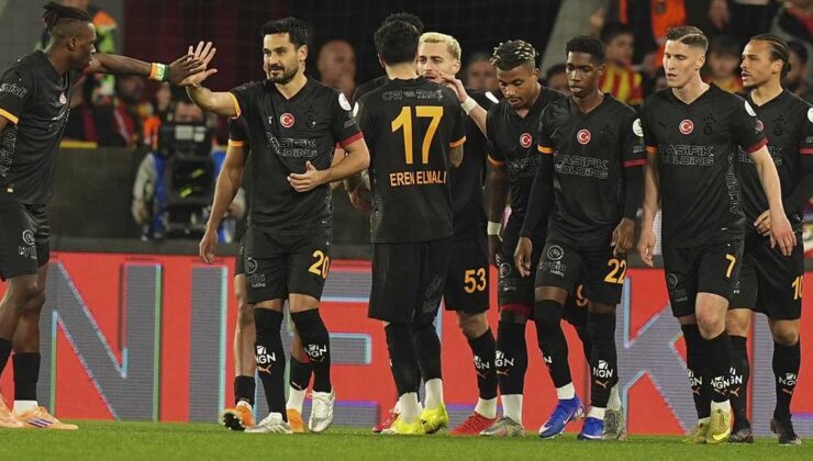 Galatasaray’ın yıldızına sert kelamlar: Fenerbahçe’de olsa alana atlar onu boğardım