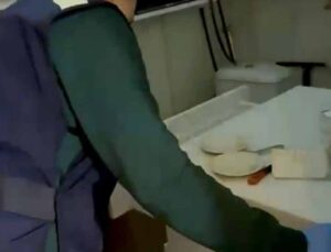 İş yerindeki saklı bölmede 1 milyon makaron ele geçirildi