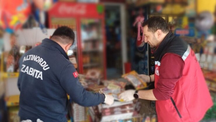 Marketten 4 kamyonet dolusu bozuk besin çıktı