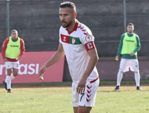 20 yıldır oynuyor neredeyse EYT’li olacak: 39 yaşındaki Yasin Öztekin imzayı attı