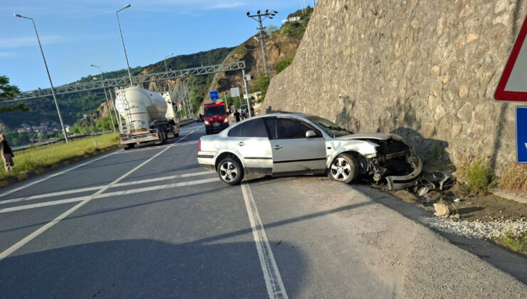 Zonguldak’ta facia! Alkollü şoför, duran arabaya çarptı: 5 yaralı