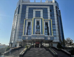 Buca Belediyesi’ne operasyon: 54 kişi adliyeye sevk edildi