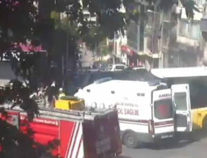 İstanbul’da İETT otobüsü ambulansa çarptı: Yaralılar var