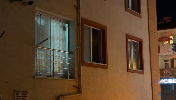 Komşular kokudan rahatsız oldu: Eskişehir’de yalnız yaşayan kişi meyyit bulundu